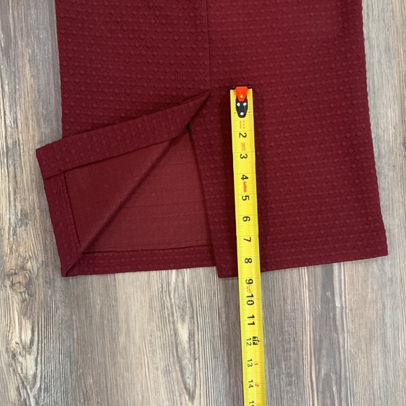 Ann Taylor LOFT Textured MIDI Pencil Skirt - Picture 8 of 8